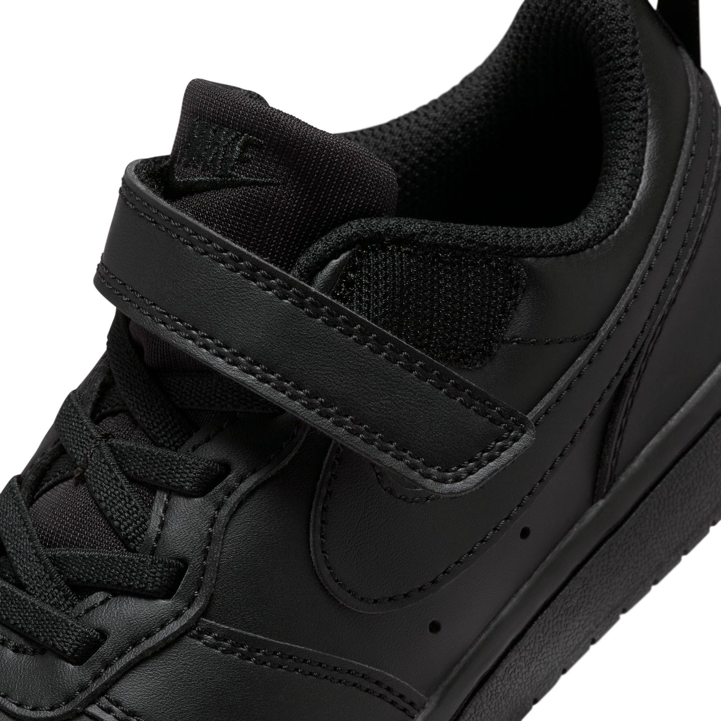 Nike Court Borough Low Strigaskór