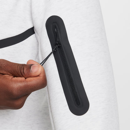 Nike Tech Fleece hettupeysa