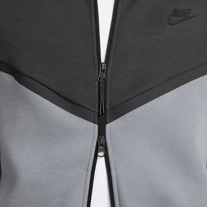 Nike Tech Fleece hettupeysa