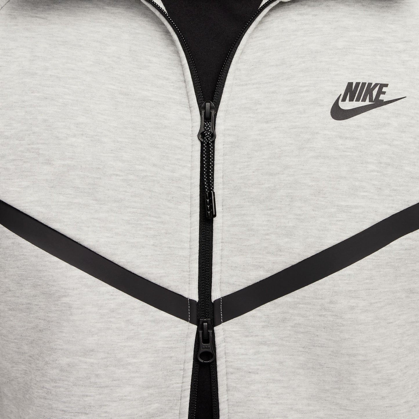 Nike Tech Fleece hettupeysa