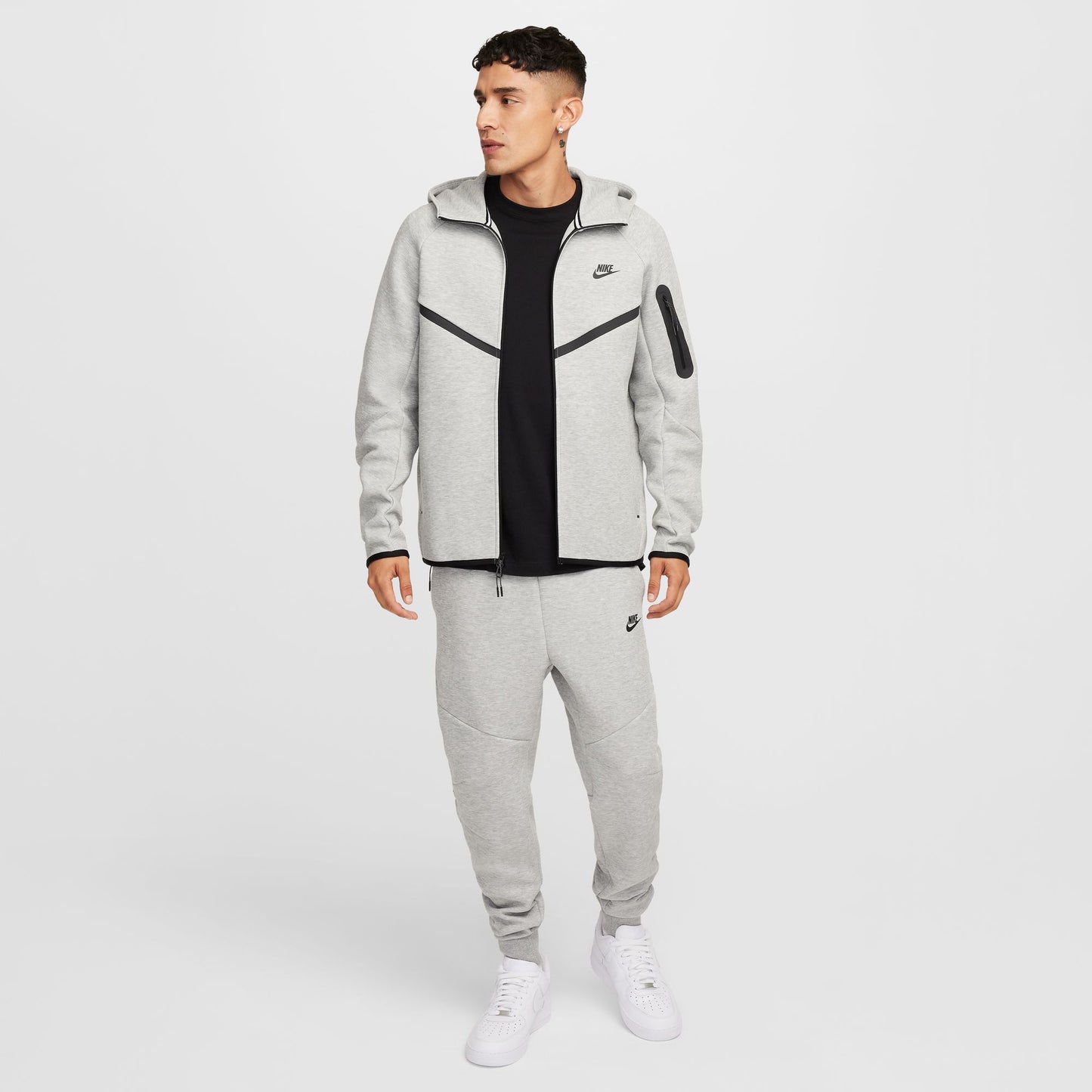Nike Tech Fleece hettupeysa
