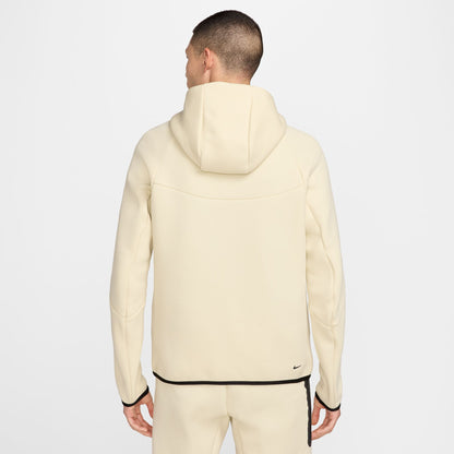 Nike Tech Fleece hettupeysa