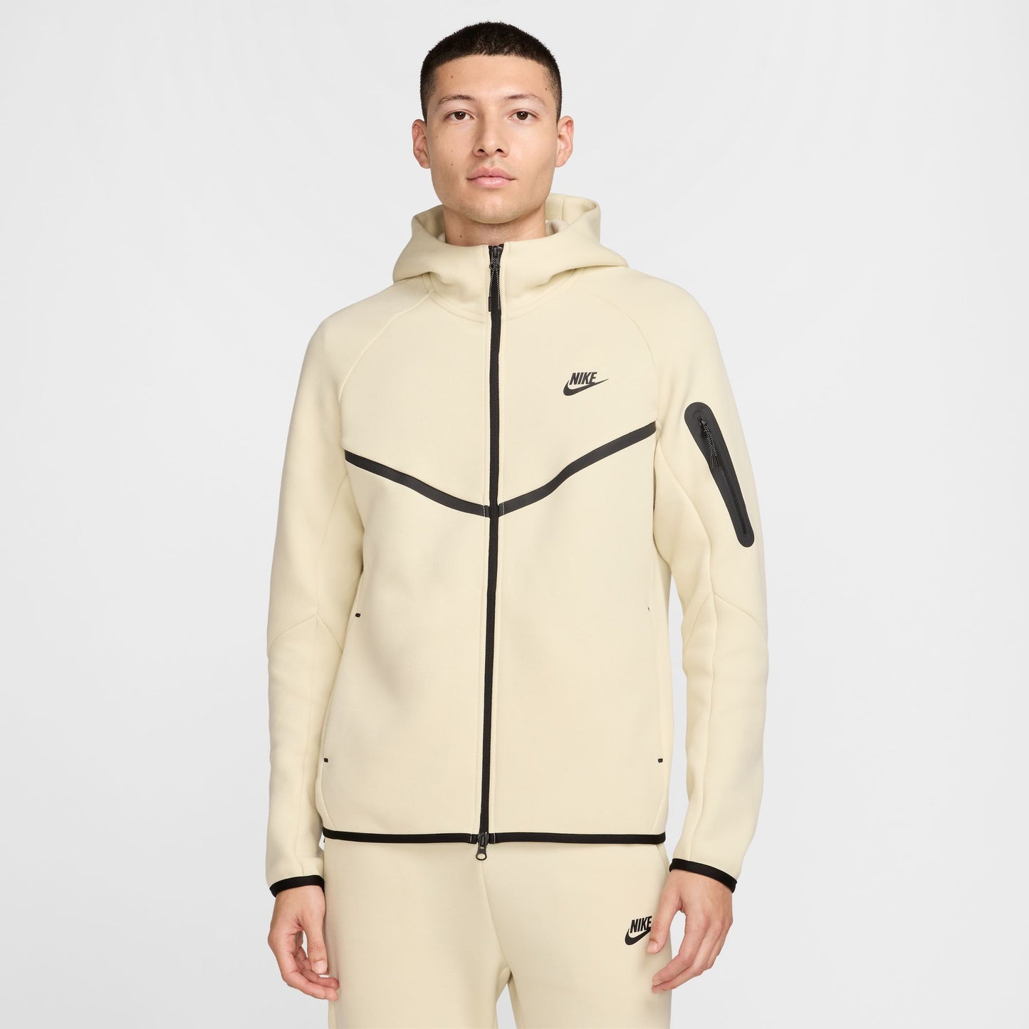 Nike Tech Fleece hettupeysa
